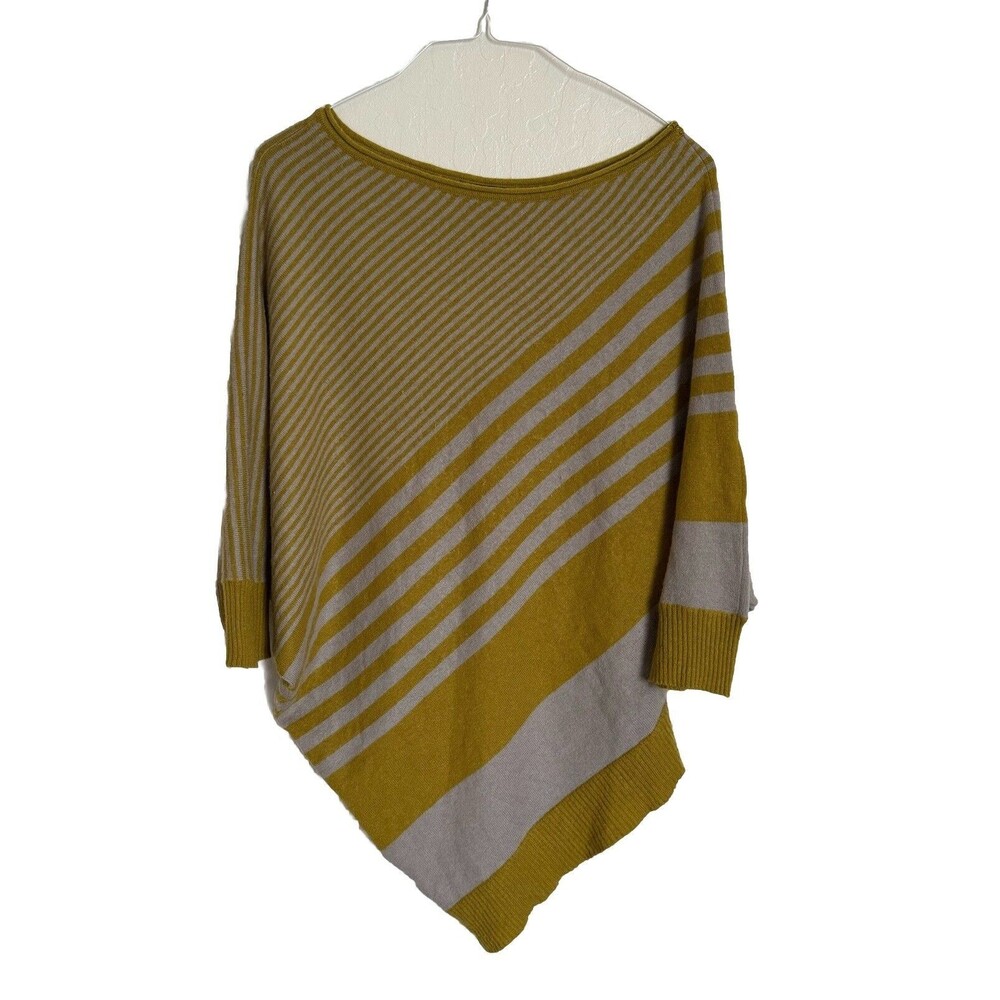 BCBG MAXAZRIA Women’s Asymmetrical Striped Short Sleeve Sweater Size Medium